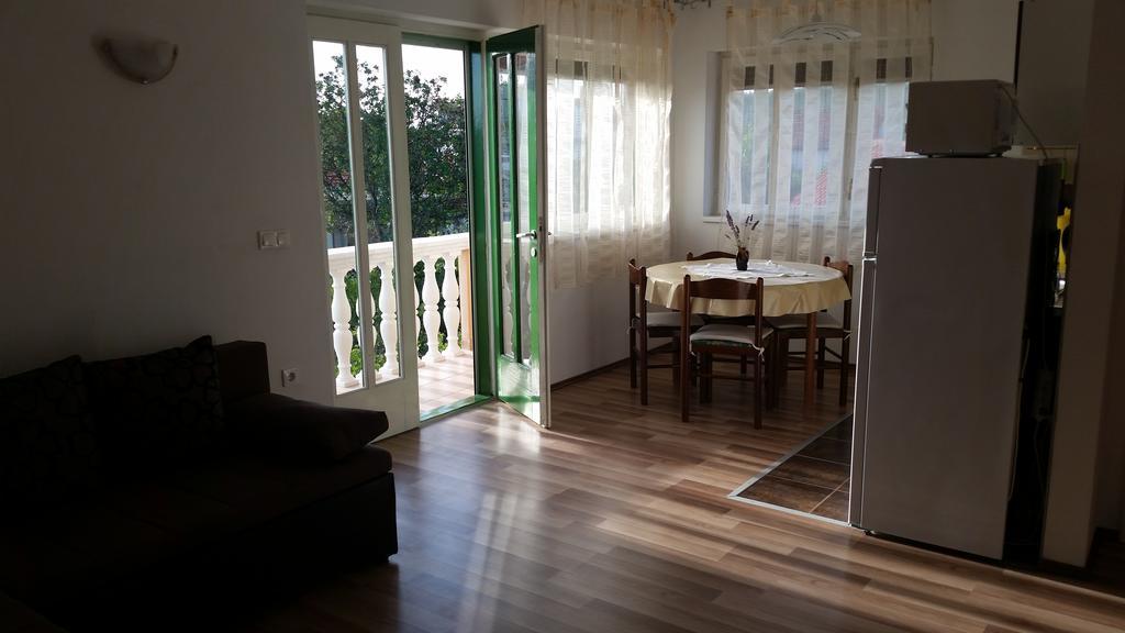 Apartments Dano Sukošan Стая снимка