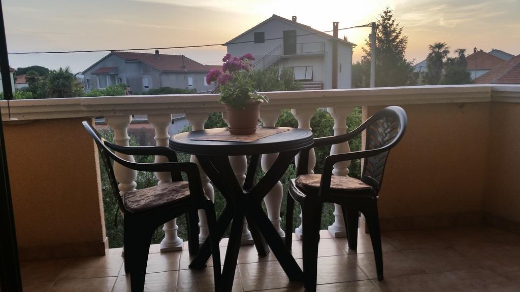 Apartments Dano Sukošan Стая снимка